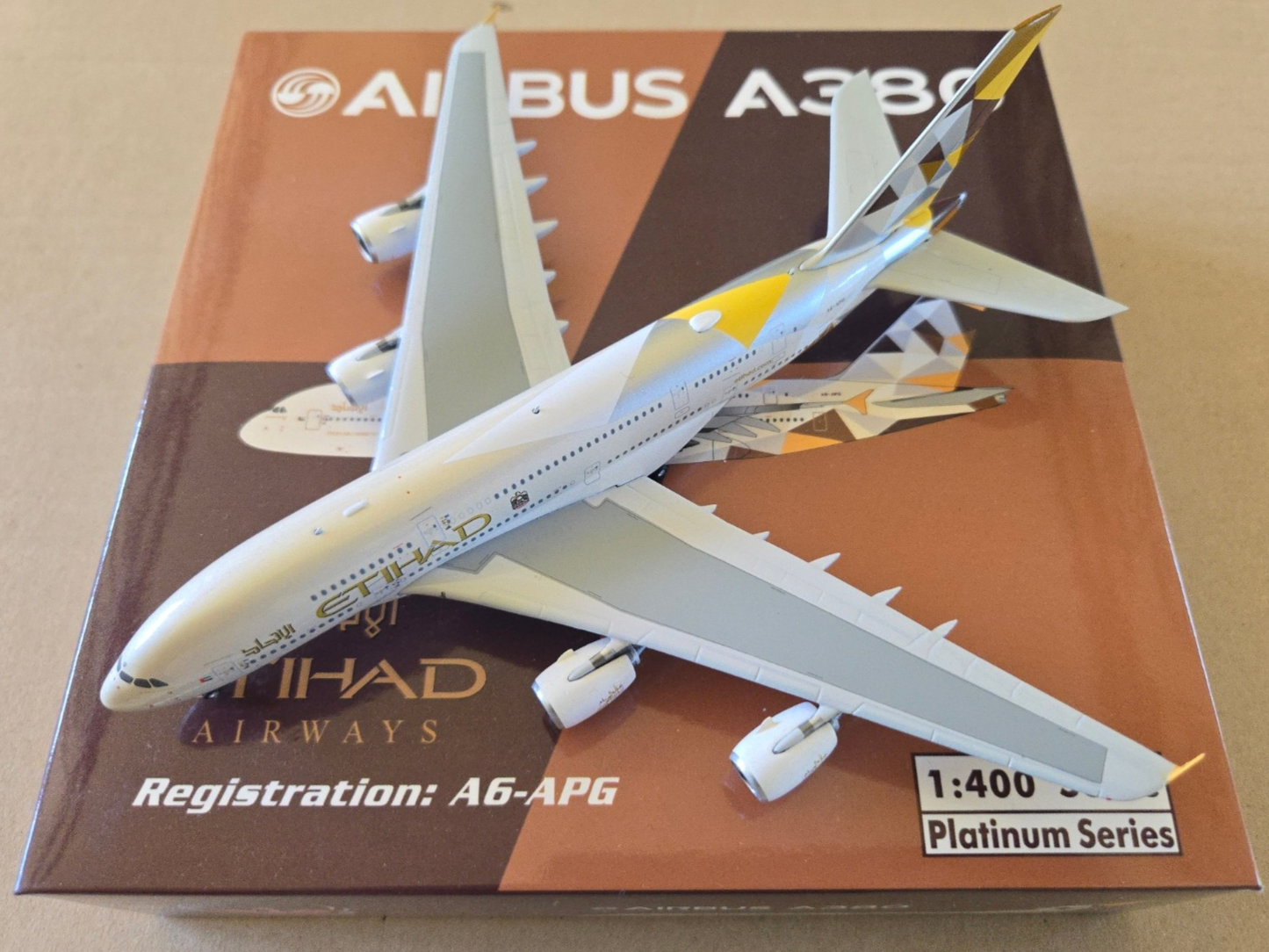 1:400 Phoenix Airbus A380-800 Etihad Airways A6-APG Year of