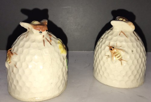 Vintage Bee Hives honey Salt & Pepper Shakers set Made in Japan sunflowers cork
