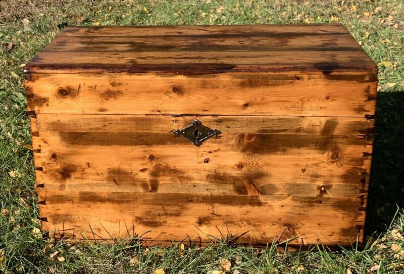 26” Dovetails Antique Tool Box Wood Immigrant Trunk Blanket Chest Treasure Chest