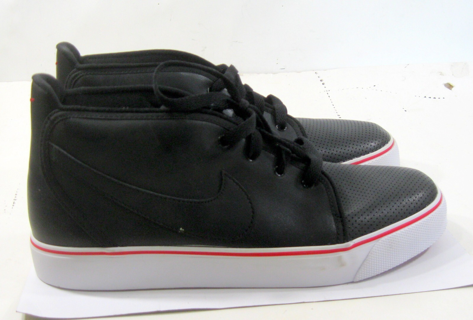 NEW 385444-014 Nike Toki Black / Black-Varsity Red-White MEN