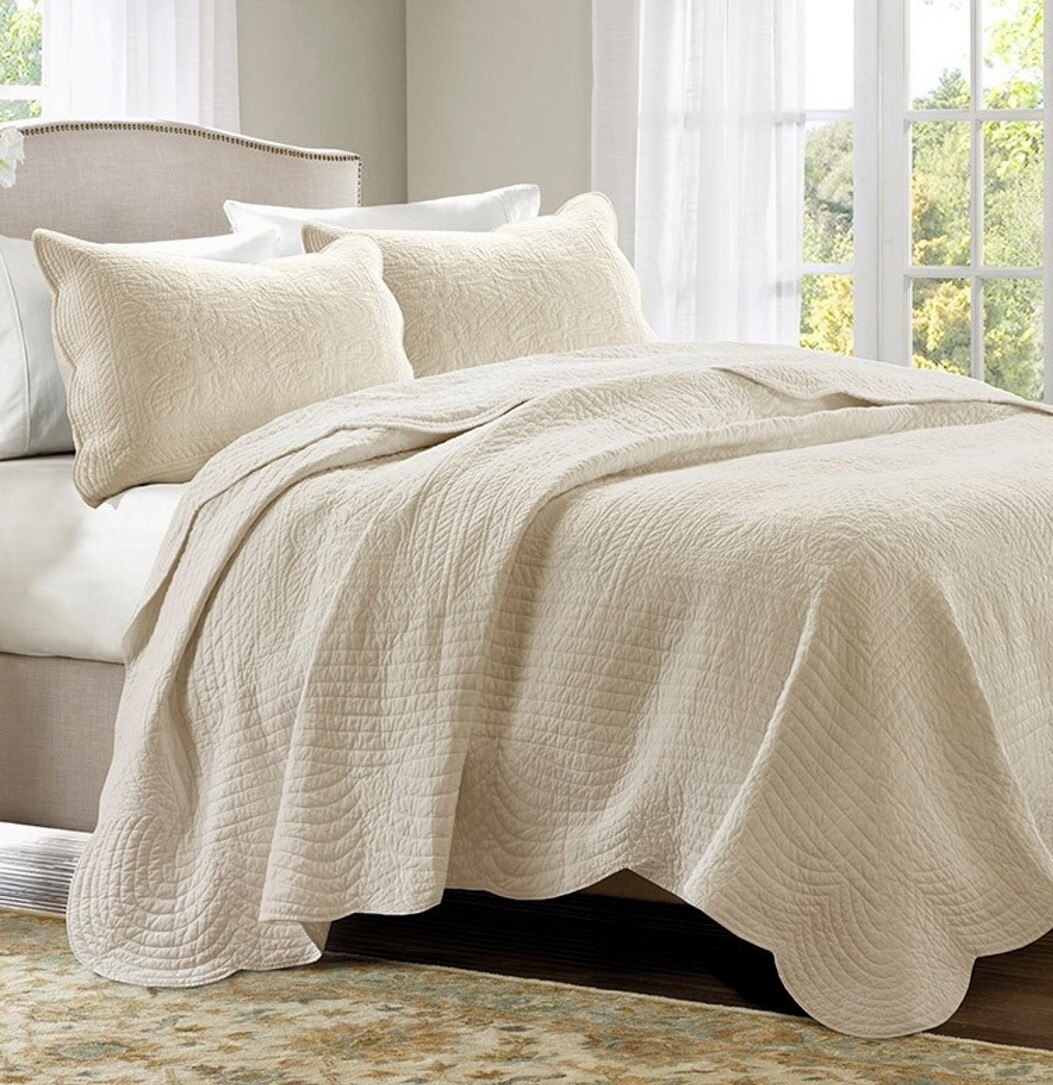 : Farmhouse Cottage Quilt Cream Tile