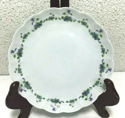 Kaiser Romantica Viola Porcelain Dessert Plate White W Germany   8'' X 8''
