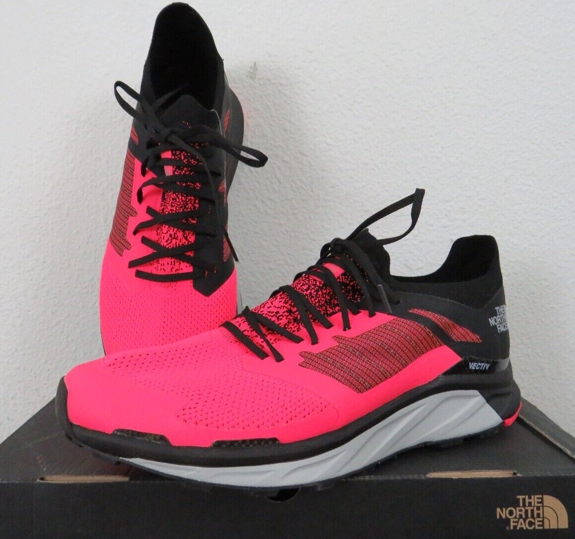 THE NORTH FACE VECTIV シューズ (コーラルピンク)24㎝ THE NORTH FACE VECTIV シューズ (コーラルピンク)24㎝