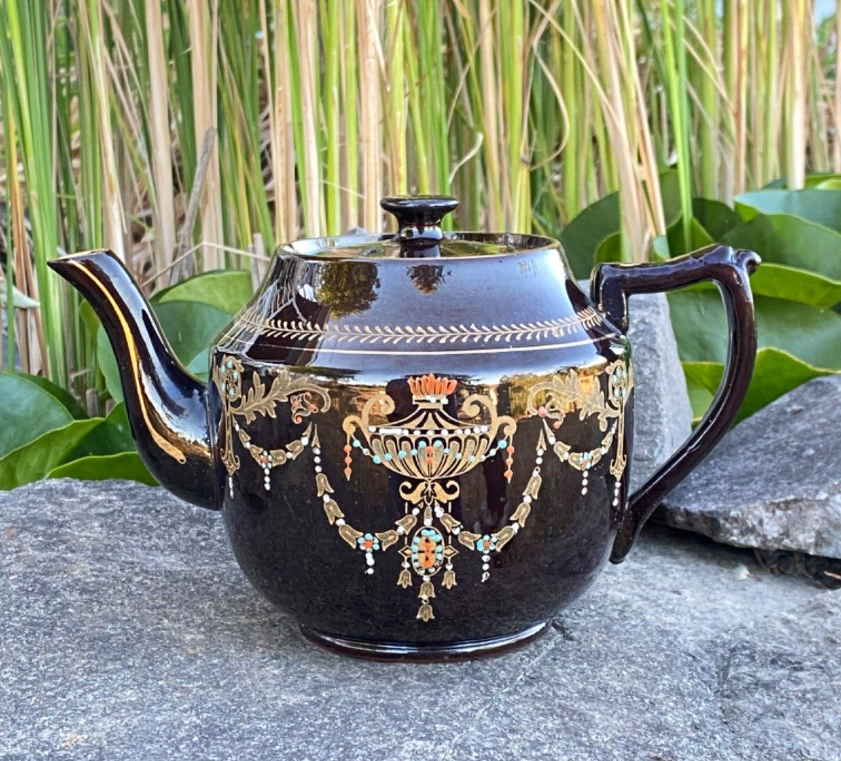 Vtg Stoneware Teapot,Raised Paint Teapot, Made in England No