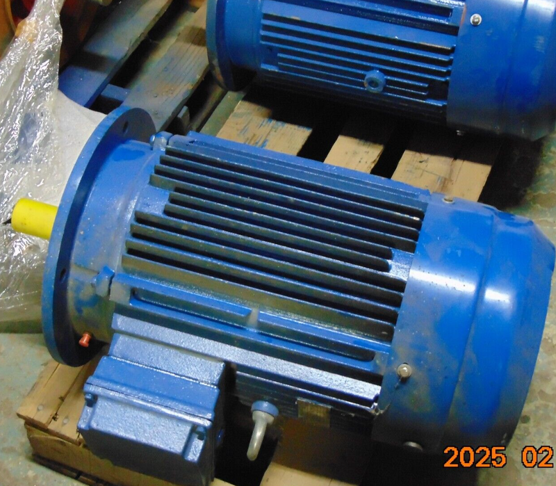 NEW SMEM ELECTRIC MOTOR 7SM2 160MA2 B5 IE2 89.8 13.2KW 17.5HP 400/480V
