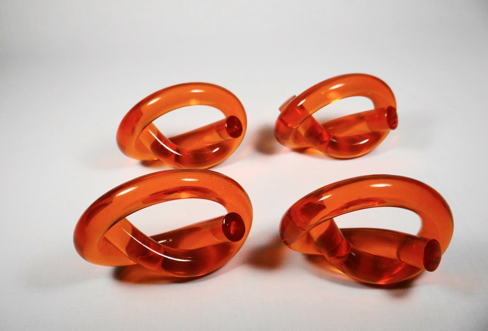Vintage Dorothy Thorpe Lucite Pretzel Napkin Ring Holders