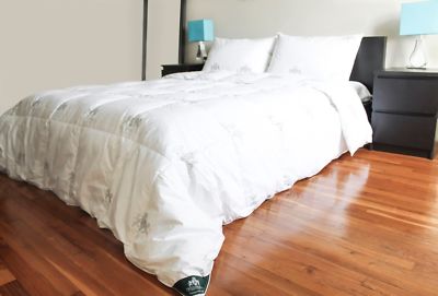Triumph Hill 100% Natural Goose Feather and Down Bed Comforter Standard/Twin