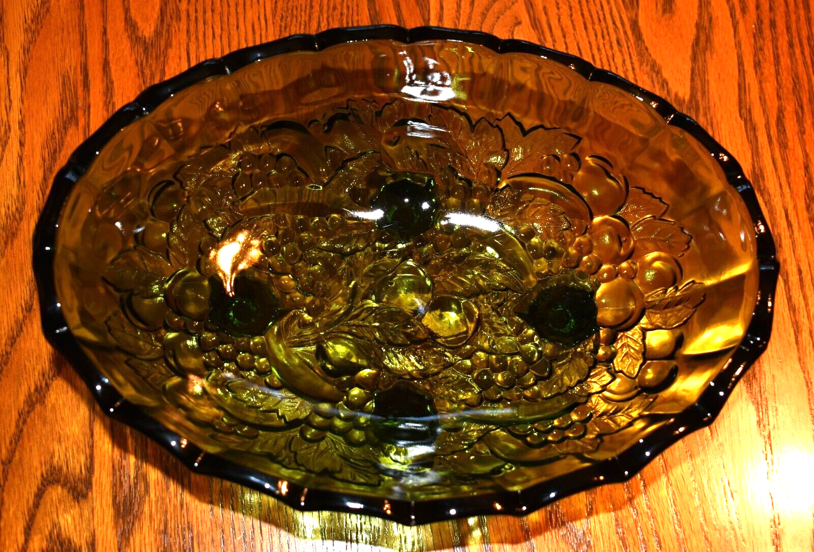 Vintage Green Glass Embossed Fruit Footed Center Piece Fruit