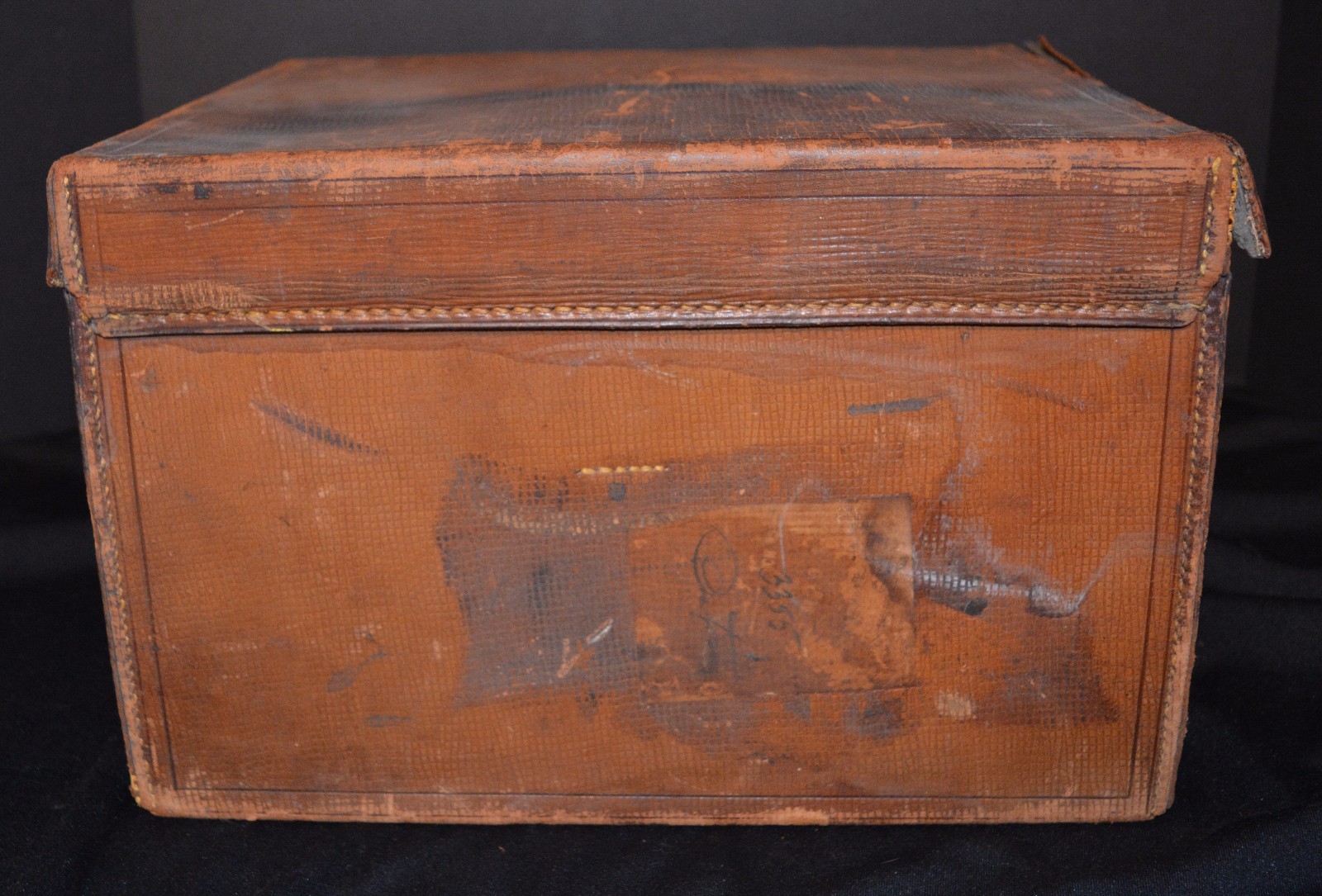Antique Leather Hat Box  Sold AS IS No Key