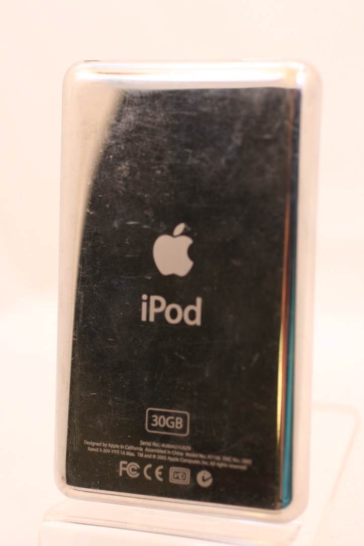 iPod 第5世代 30GB A1136 （iPod nanoおまけ付き！） Apple iPod A1136 30 GB 5th (Enhanced) Generation - Black