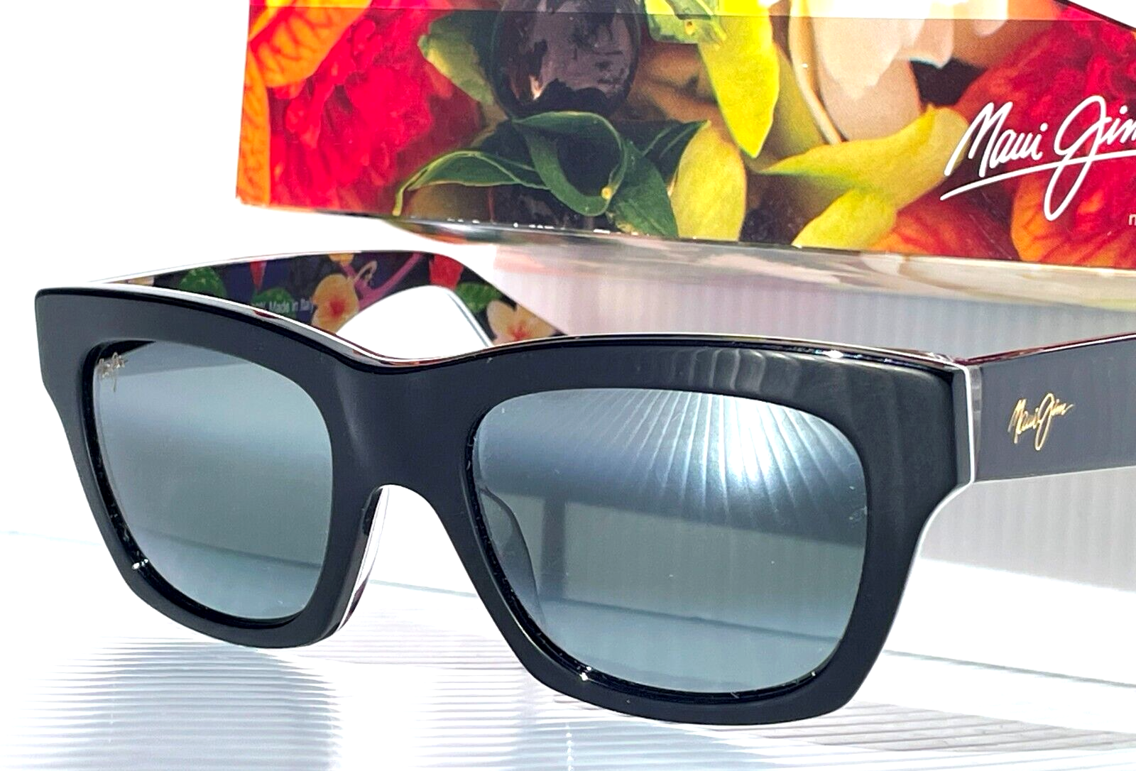 Pre-owned Maui Jim You Move Me Black & Floral Polarized Grey Gradient Sunglass 277-53 In Gray
