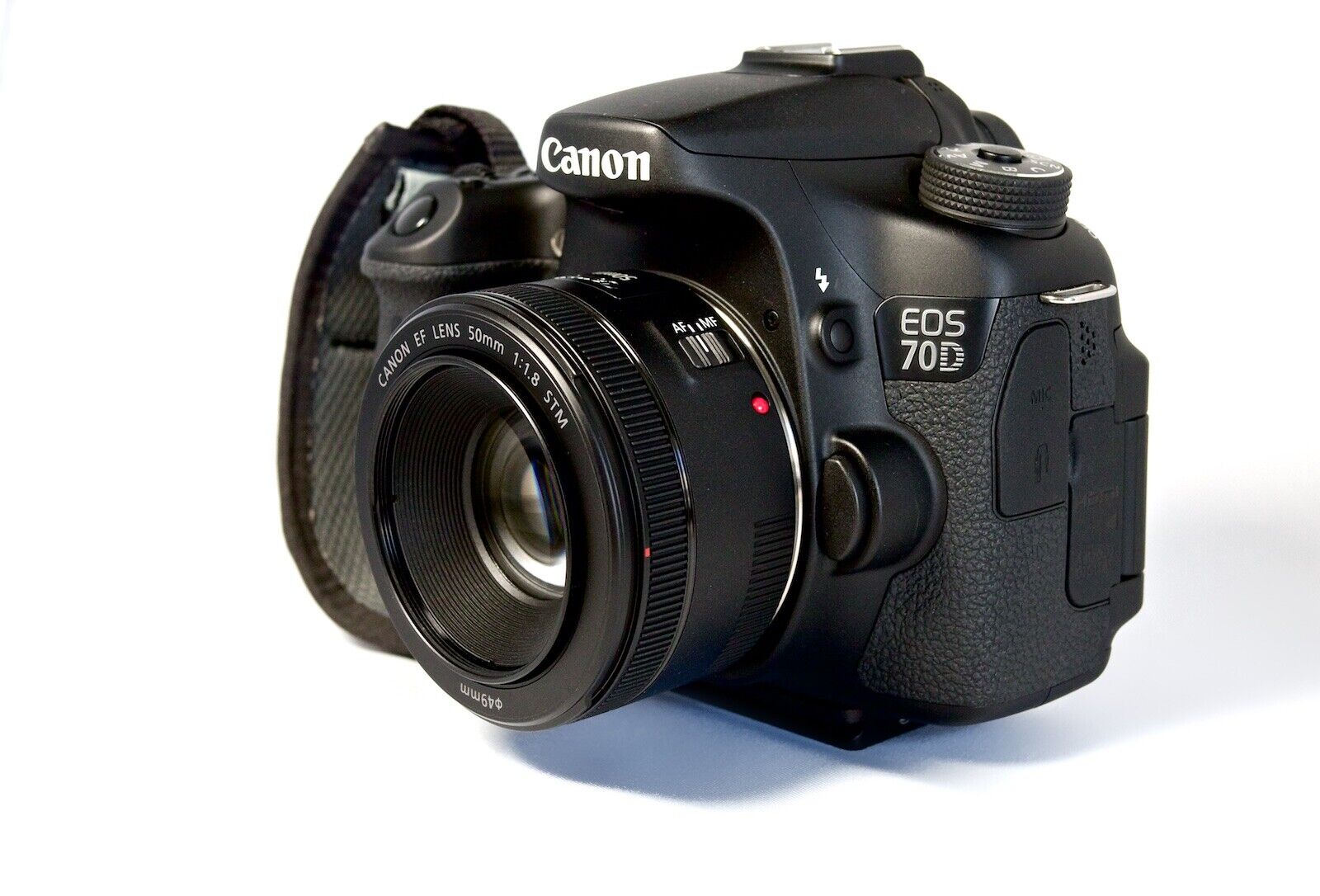 Canon 70D EOS DSLR Digital Camera with EF 50mm STM Lens Canon 70D EOS DSLR Digital Camera with EF 50mm STM Lens