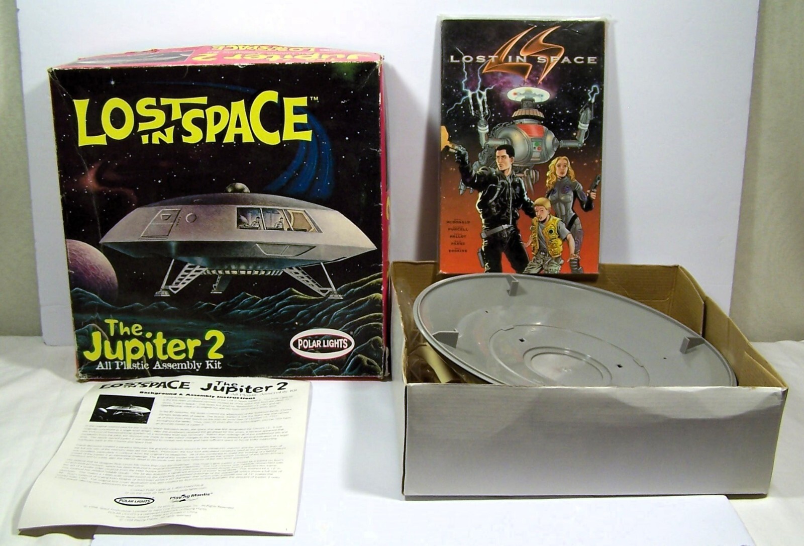 Lost in Space Jupiter 2 Model Assembly Kit 1998 Science