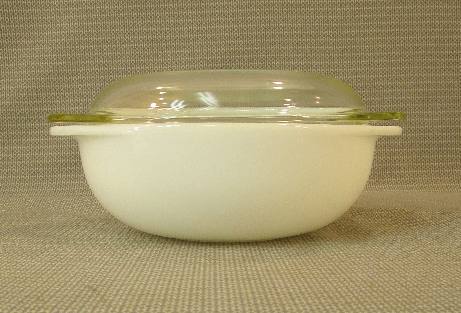 #023 1½qt PYREX WHITE OVENWARE BAKING CASSEROLE DISH W/LID 7½
