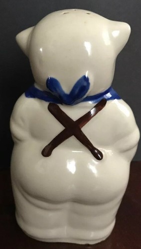 Shawnee Pottery Smiley & Winnie Pig salt and Pepper shakers NICE