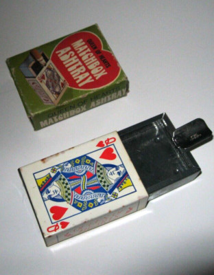 VINTAGE NEW IN BOX MATCHBOX SLIDEOUT PERSONAL ASHTRAY Queen of Hearts Emson