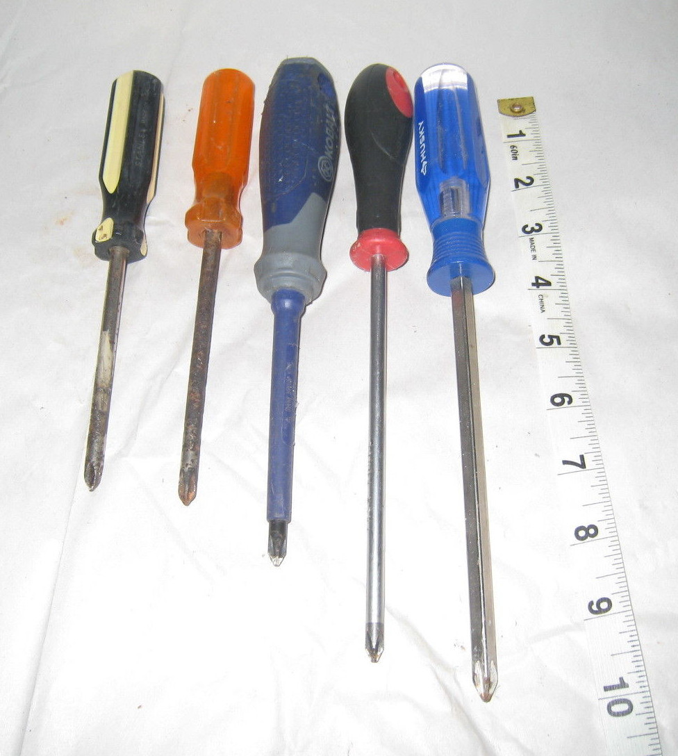 Lot of Five Used phillips type Srewdrivers Wear and Rust One has Magnetic Tip