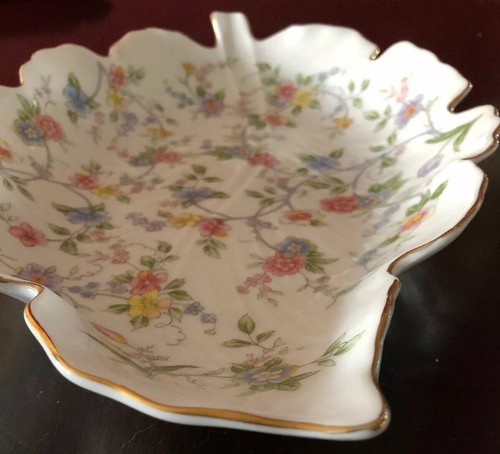 Andrea By Sadek Corona Fine China Leaf Shaped Serving Bowl Dish Japan 12