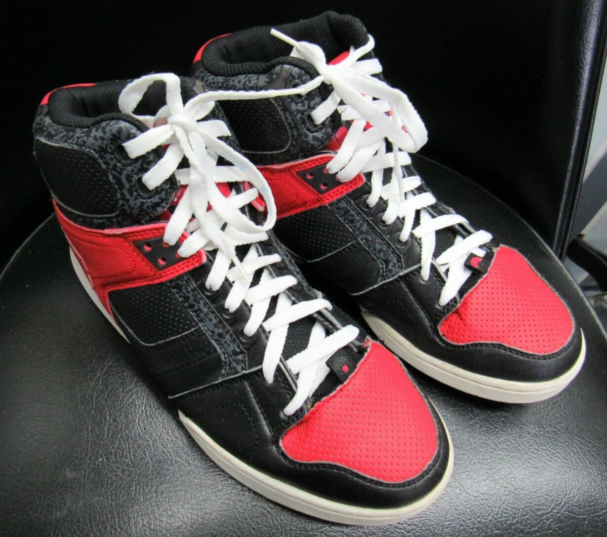 OSIRIS NYC 83 Skateboard Shoes men's Size 8 Red Black & White UK 7