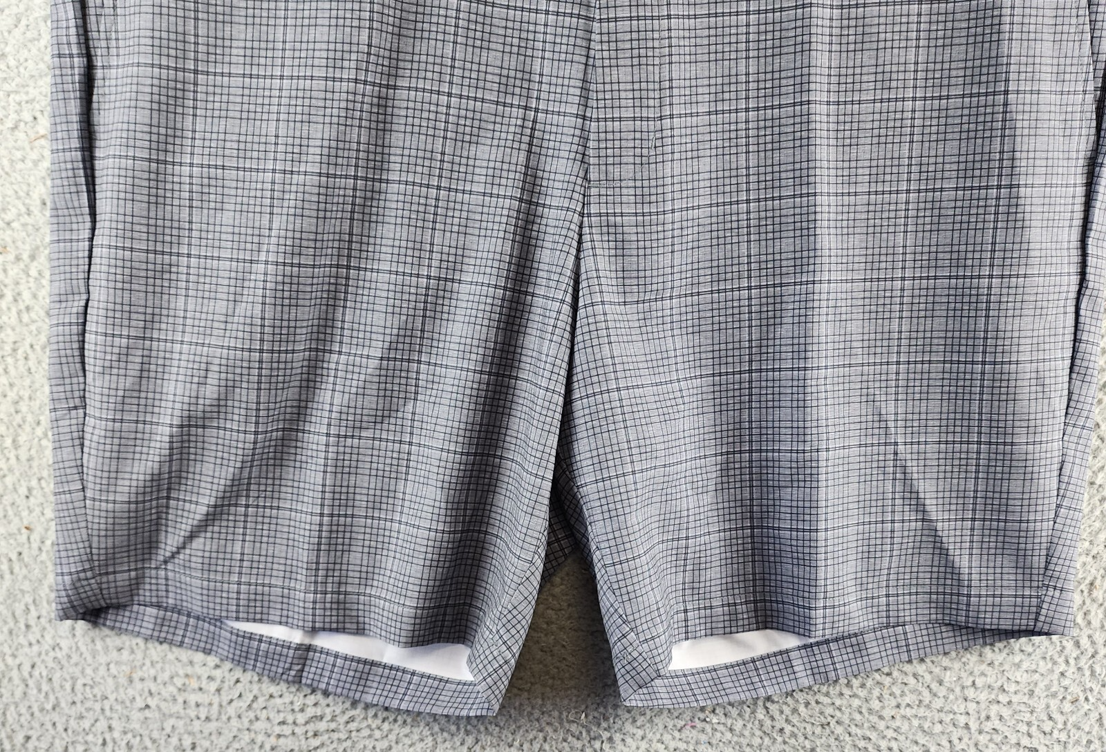 PGA TOUR Check Print Performance Golf Shorts Men's 44 Caviar Slash Pockets - Picture 3 of 16