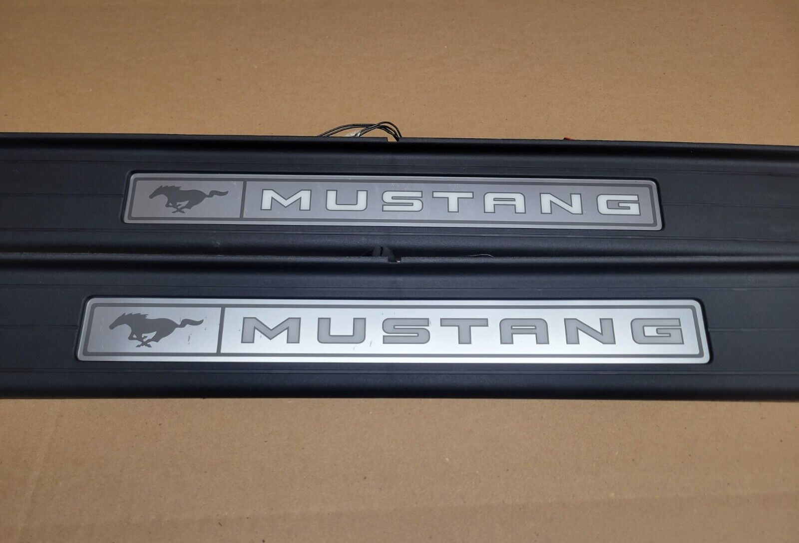 New Take Off 2015-2022 Mustang Lighted Door Sill Plates   PAIR