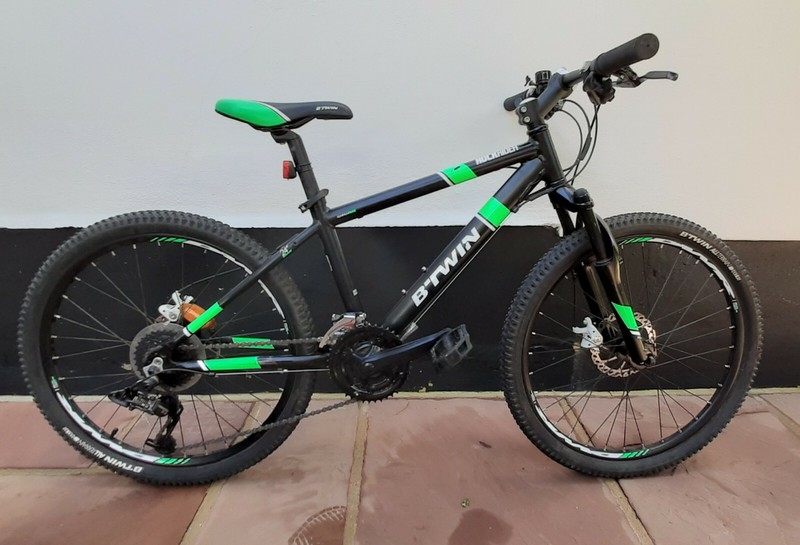 btwin rockrider 700 mountain bike