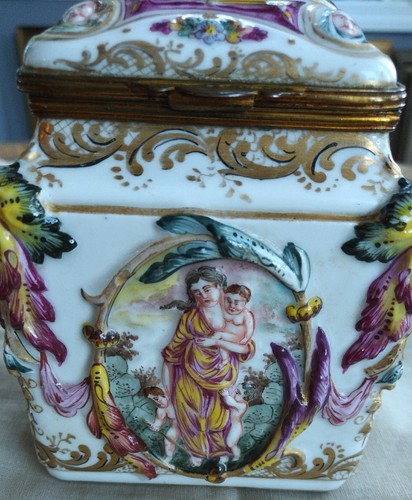 Antique Capodimonte Female Figures In Relief Naples Porcelain Box