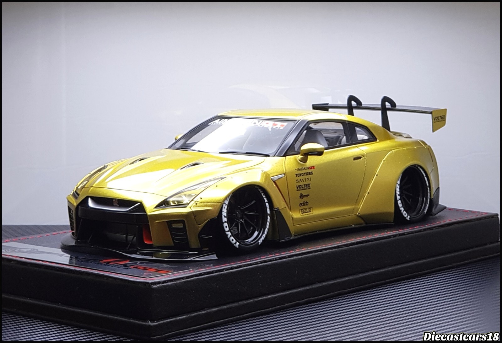 MARK 1/18 日産 R35 GT-R エゴイスト ホワイト 2013 100台限定