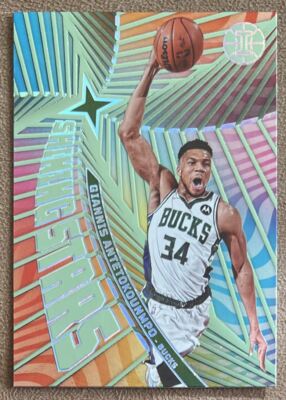 2021-22 Panini Illusions Shining Stars Emerald Giannis