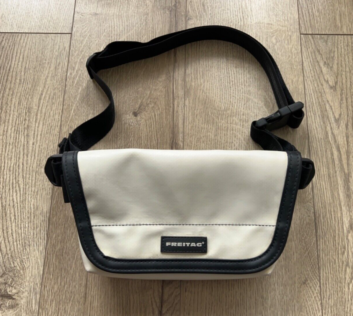 Unisex FREITAG F153 F40 JAMIE Sling Belt Bag Cycling Small Unisex FREITAG F153 F40 JAMIE Sling Belt Bag Cycling Small