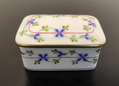 Herend Porcelain Blue Garland Rectangular Trinket Box Mint