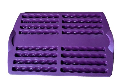 Tupperware Silicone Rectangular Baking / Freezing Form 11x8 - NEW Purple