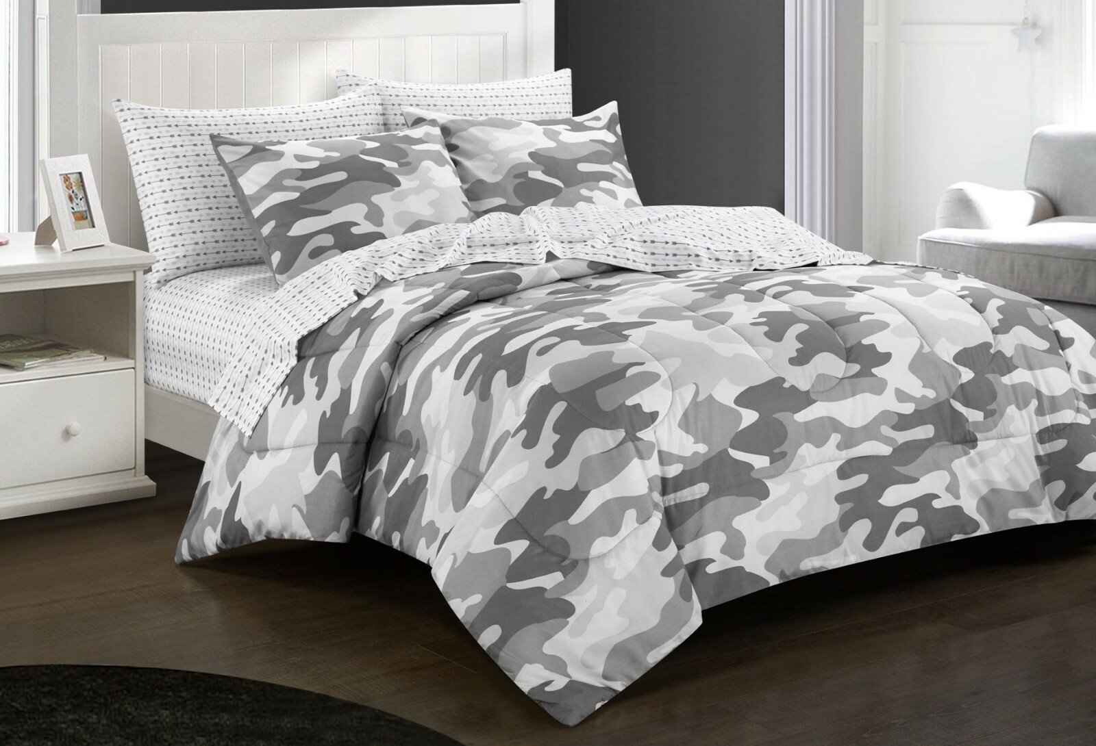 Heritage Club Gray Camouflage 7Piece Bed in a Bag Camo Bedding Set