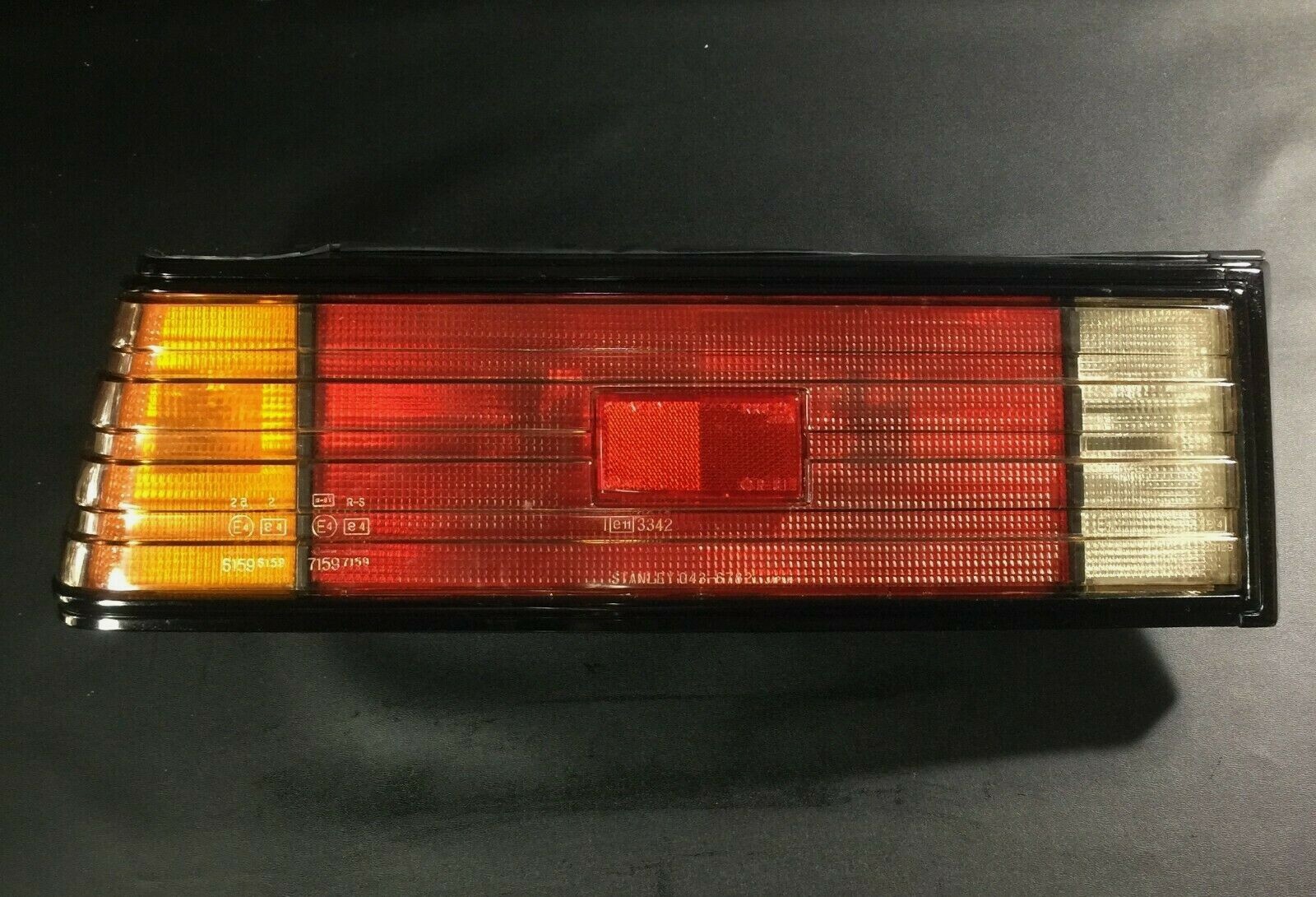 NOS TAILLIGHT LH OEM MITSUBISHI GALANT SIGMA GK GN A161