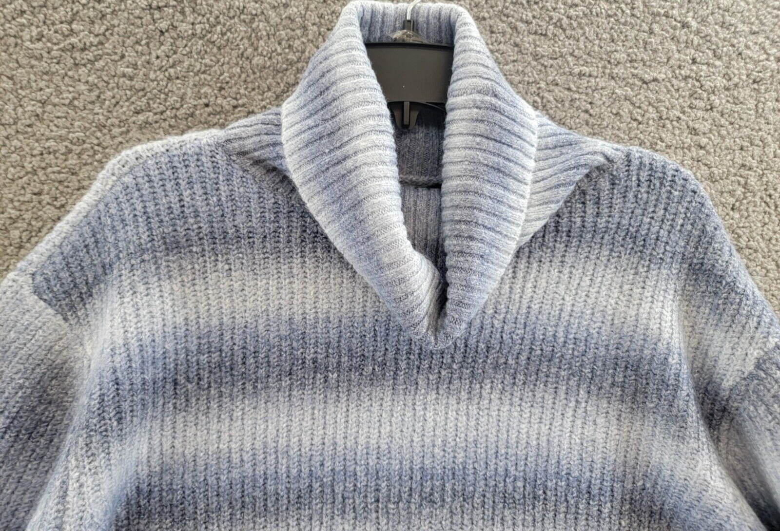 AQUA Ombre Turtleneck Sweater Women's L Blue Combo Pullover Style Long Sleeve - Picture 3 of 15