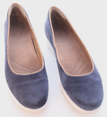 CLARKS Size 6M Daelyn Towne Slip On Wedge Navy Blue Suede White Sole