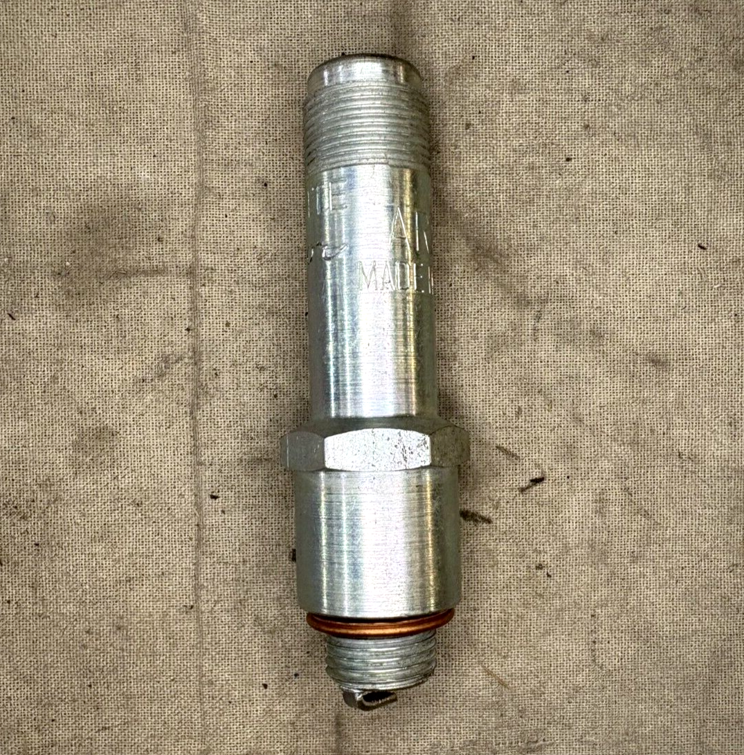 Spark Plug Jeep M151 M37 DODGE KAISER JEEP M151 M43 M38 AR8S
