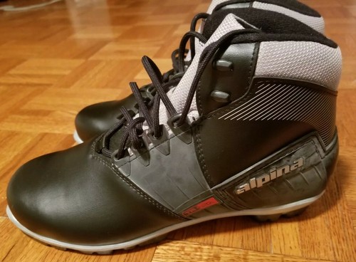 Alpina TR 20L Cross Country unisex Ski Crispi Boot US SZ 40, 8US W /7US M. New
