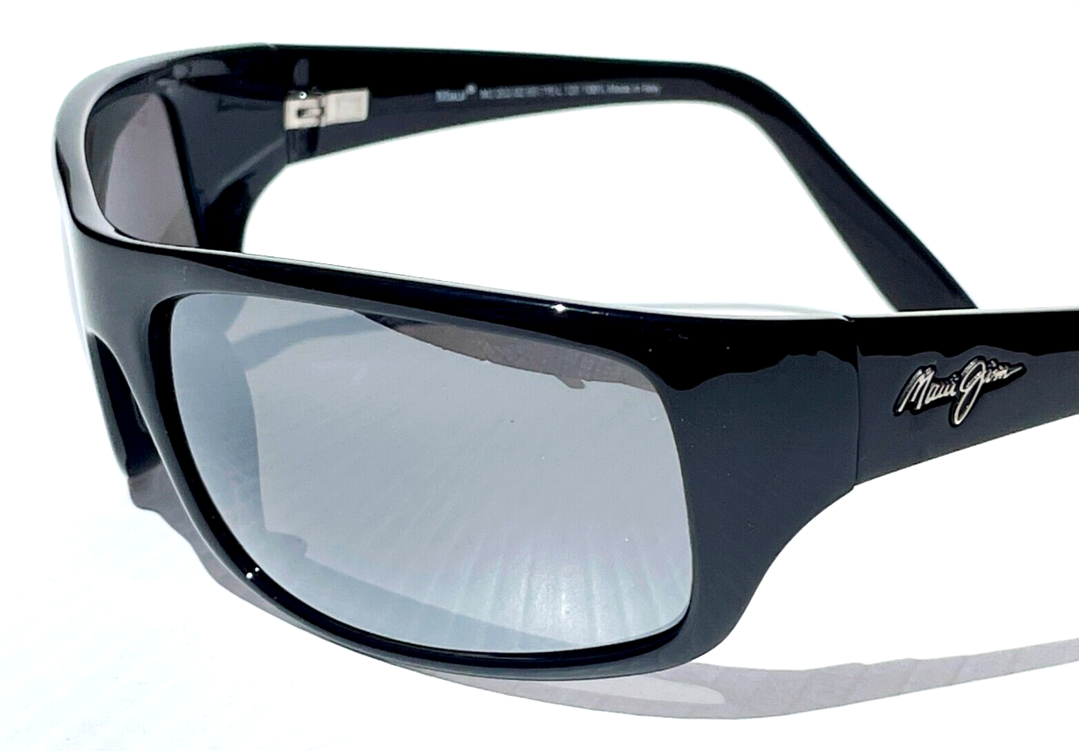 Pre-owned Maui Jim Peahi Gloss Black Polarized Grey Glass Lens Sunglass 202-02 In Gray