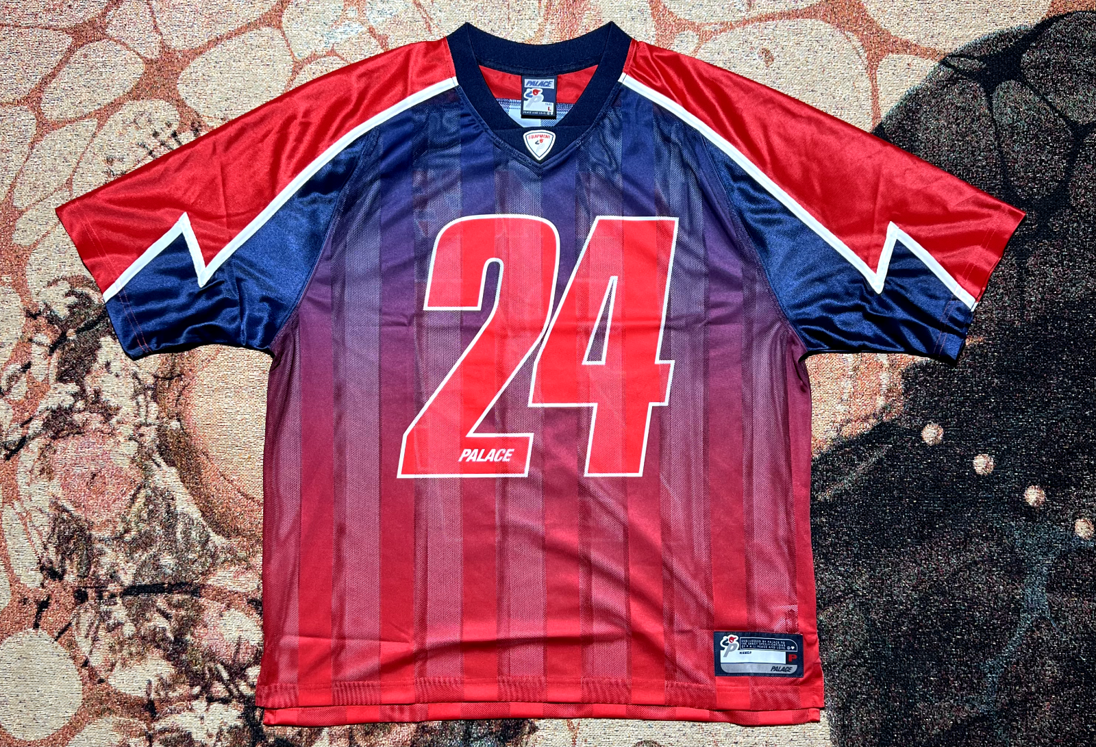 Palace Meshy Stripe Football Jersey Red/Navy Size Large Palace Meshy Stripe Football Jersey Red/Navy Size Large