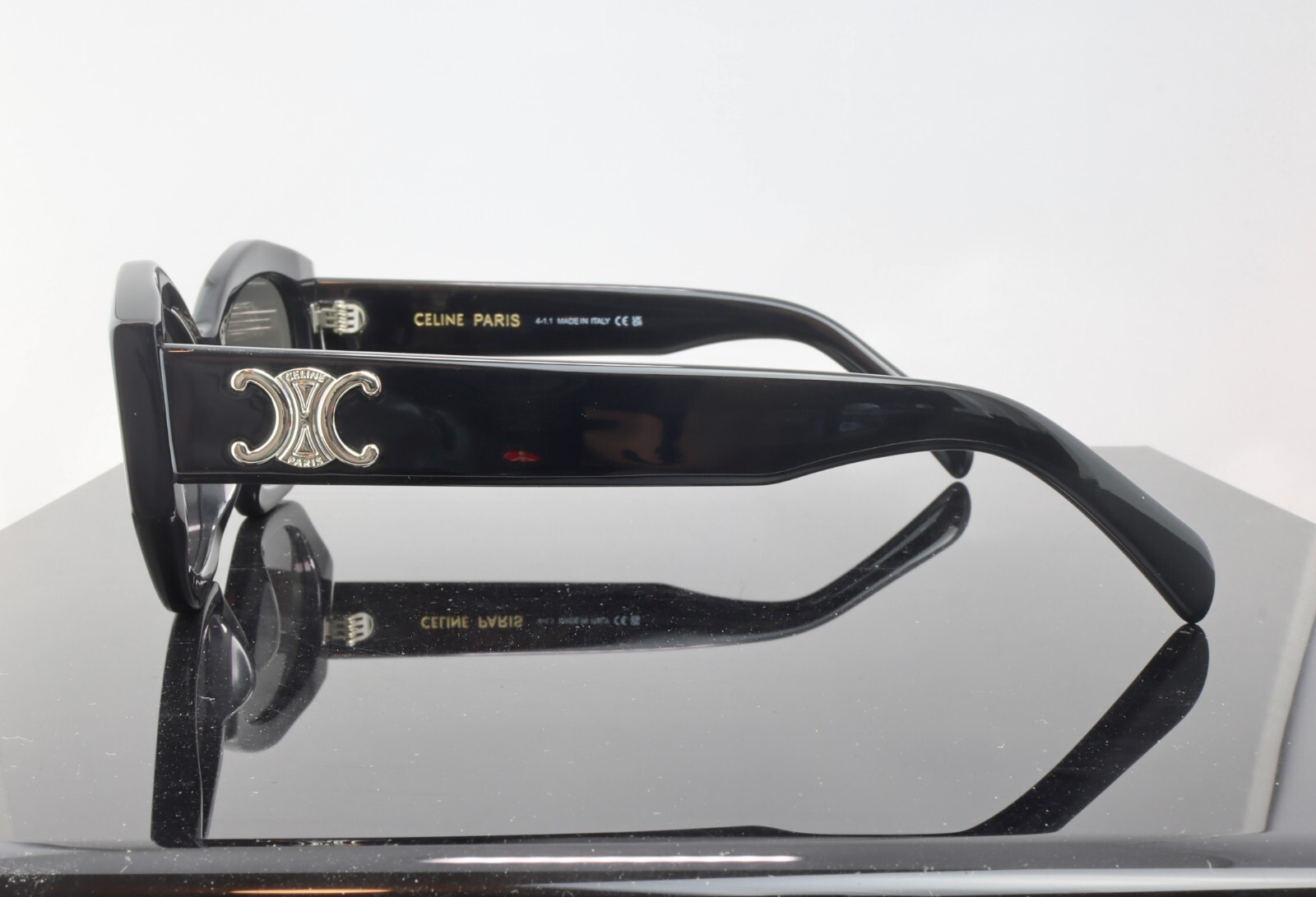 Pre-owned Celine Cl40238u 01a Black / Grey Lens Square Oversized Sunglasses 100% Uv In Gray