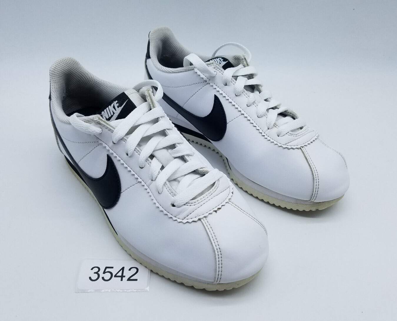 Nike Classic Cortez Leather Women's Size 7.5 Sneakers White