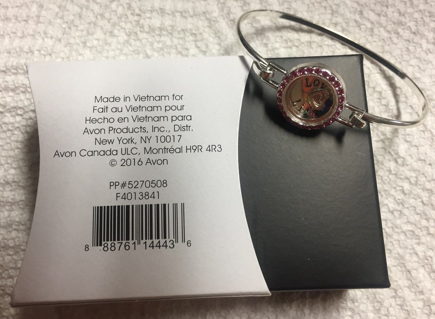 New & Boxed Avon Silver Tone Many Blessings Bangle Bracelet Jewelry Love Life