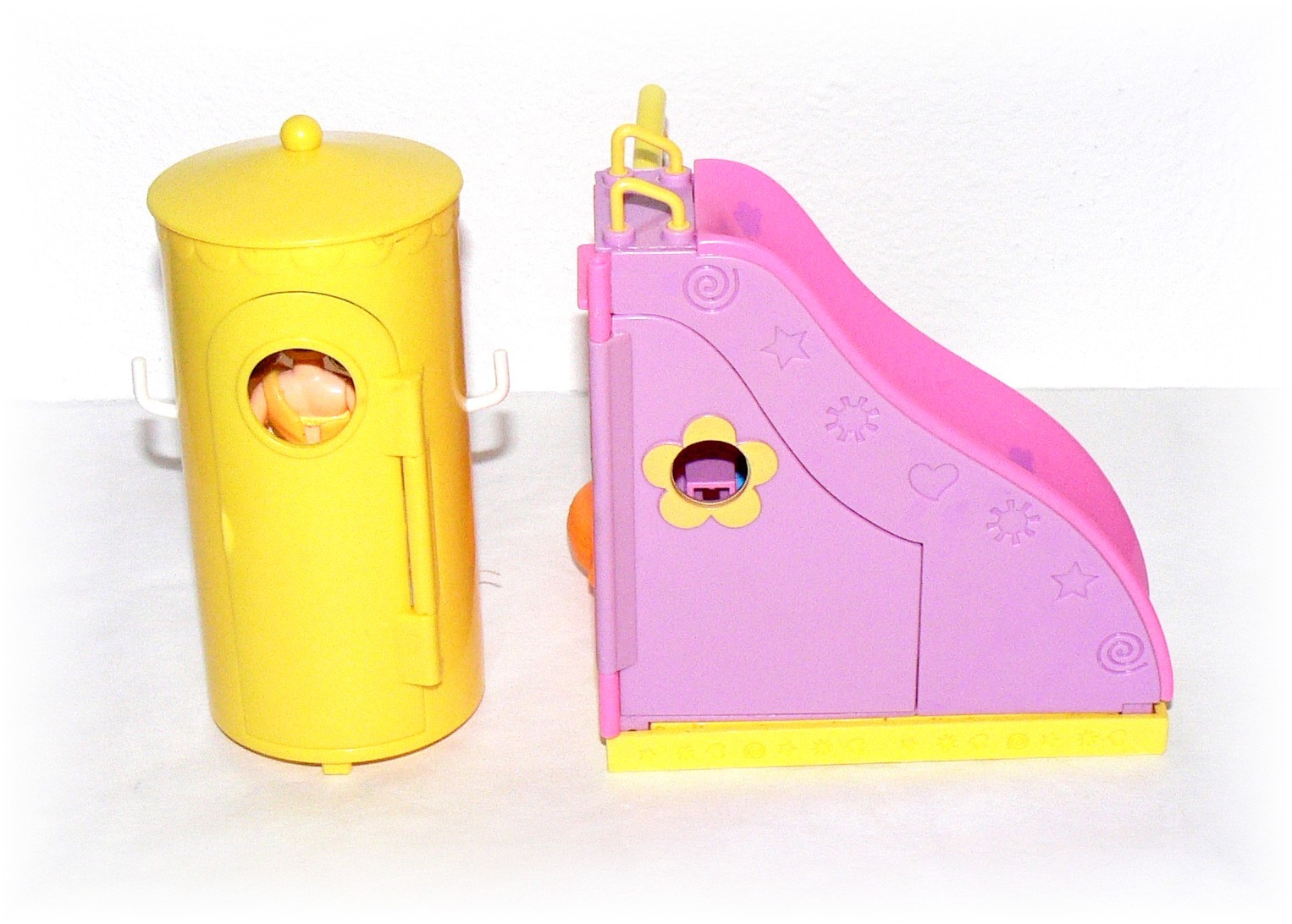 Fashion Polly Pocket Swimming Pool & Slide Playset with Dolls, Accessories