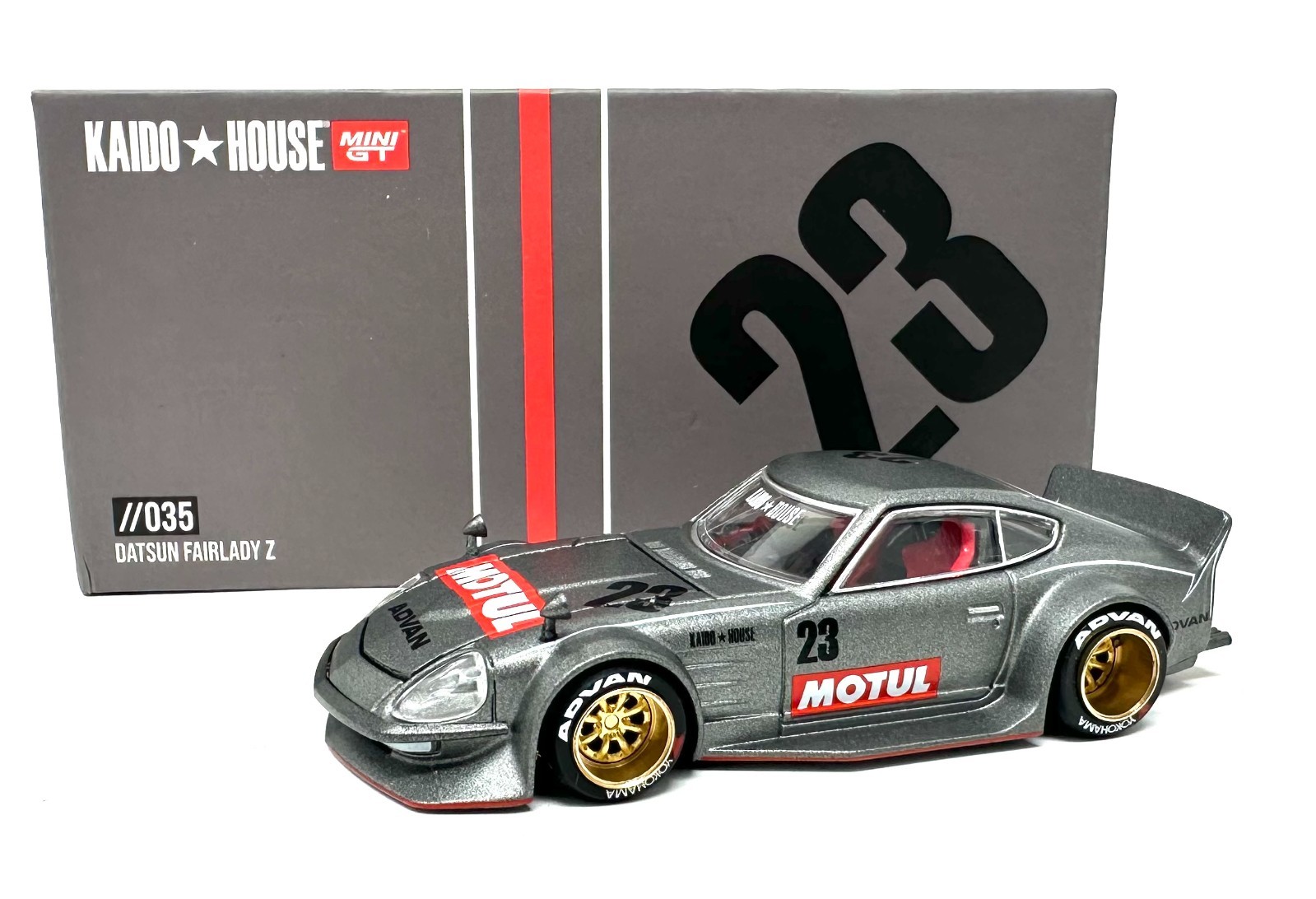 Chase! Kaido House x Mini GT 1:64 Datsun Fairlady Z Motul