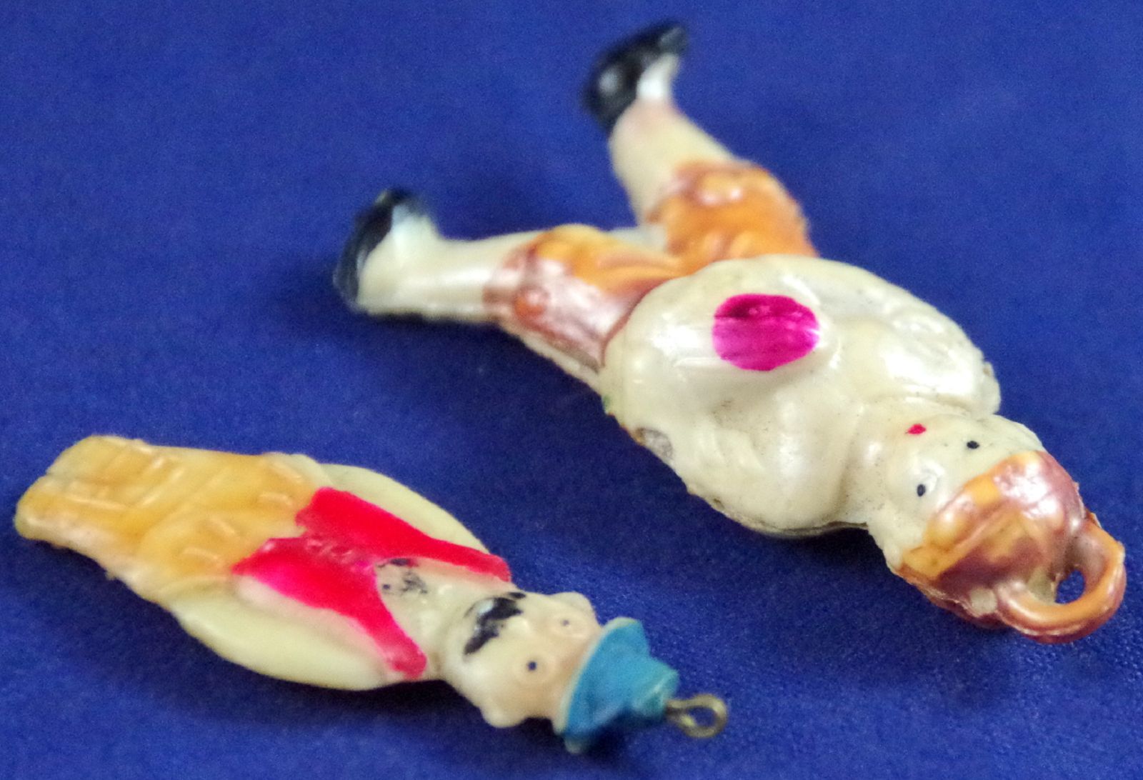 Lot 2 VTG c1930-50's CELLULOID WIMPY & RUGBY FOOTBALL PLAYER CRACKER JACK PRIZE