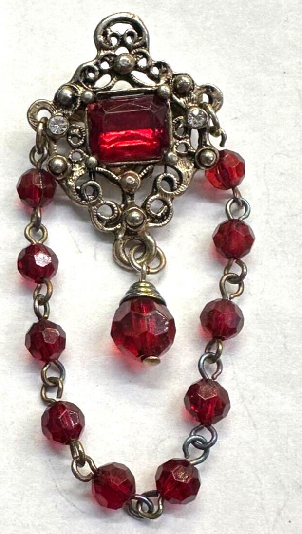 アンティークアクセサリー Crest w Chandelier Chain Red Rhinestone Classy Vintage Pin