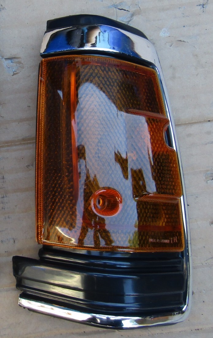 FITS DATSUN NISSAN 720 MODEL 1984 85 FRONT LEFT SIDE CORNER