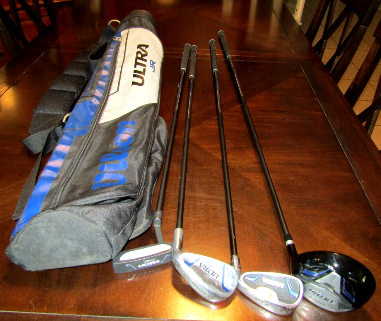 Wilson Ultra JR. Beginner Flex Golf Club Set Driver Wedge Iron Putter Bag Right