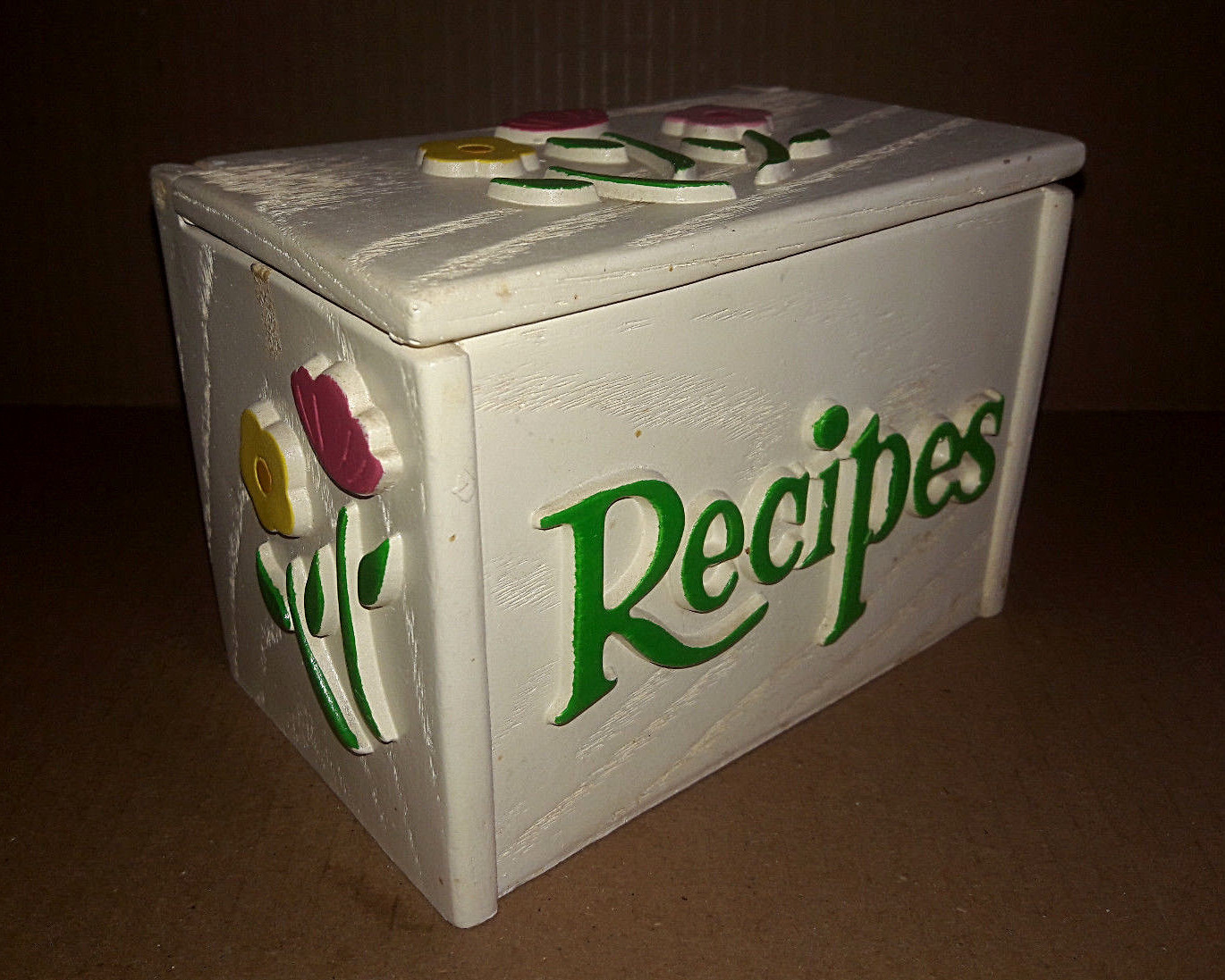 Recipe Box 1985 FTD White Wood Look Plastic Flowers Recipe Cards Recipes